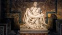 Die Pietà von Michelangelo, die Marmorstatue ist um 1500 entstanden und ist eines der bedeutendsten Werke der abendländischen Bildhauerei und ein herausragendes Beispiel für die Kunst der Hochrenaissance.