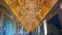 Der ganze Komplex besteht aus einer Unzahl von Museen, durch die man geleitet wird. Hier die Galleria delle Carte Geografiche aus dem Jahr 1580.
